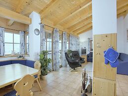 Luxurious Chalet With Sauna in Konigsleiten