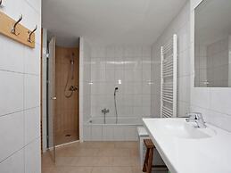 Luxurious Chalet With Sauna in Konigsleiten