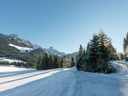 Chalet in Annaberg-lungotz With a Community Pool