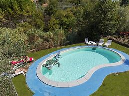 Apartment in Lerici With Garden