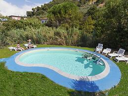Apartment in Lerici With Garden