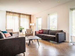 Nice Bungalow With Dishwasher in a Holiday Park 1.2 km. From the sea o