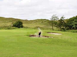 Nice Bungalow With Dishwasher in a Holiday Park 1.2 km. From the sea o