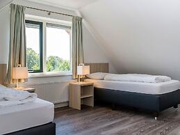 Nice Bungalow With Dishwasher in a Holiday Park 1.2 km. From the sea o