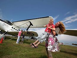 Nice Bungalow With Dishwasher in a Holiday Park 1.2 km. From the sea o