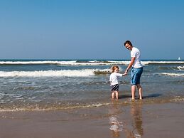 Nice Bungalow With Dishwasher in a Holiday Park 1.2 km. From the sea o