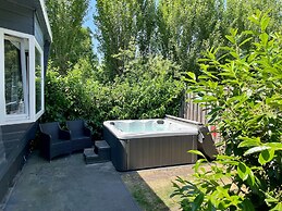 Charming Holiday Home in Kaatsheuvel Near Efteling