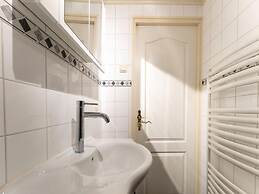 Charming Holiday Home in Kaatsheuvel Near Efteling