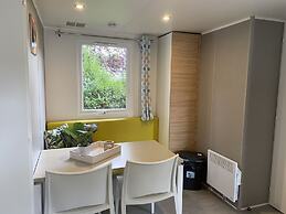 Neat Chalet With Microwave, Antwerp at 39 km