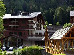 Apartment in Savoyard Mountain Village