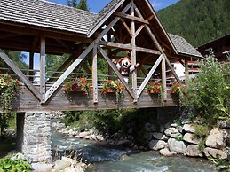 Apartment in Savoyard Mountain Village