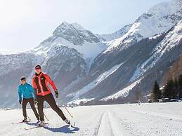 Pleasant Holiday Home in Langenfeld With Balcony