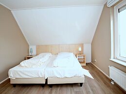 House With a View on Harbor, in a Water Area