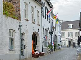 House With a View on Harbor, in a Water Area