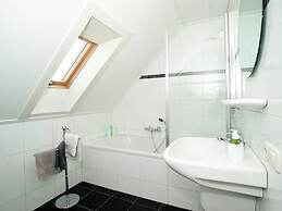 House With a View on Harbor, in a Water Area