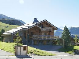 Chalet With Fireplace in Alpe D'huez