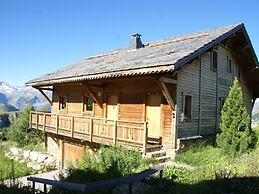 Chalet With Fireplace in Alpe D'huez