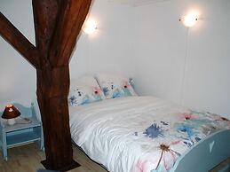 Romantic Cottage With Shared Swimming Pool