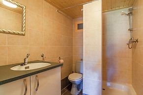 Romantic Cottage With Shared Swimming Pool