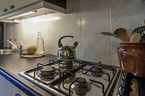 Romantic Cottage With Shared Swimming Pool