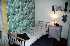 Romantic Cottage With Shared Swimming Pool