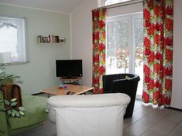 Detached Bungalow With Dishwasher, in a Green Area