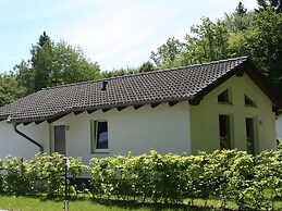 Detached Bungalow With Dishwasher, in a Green Area