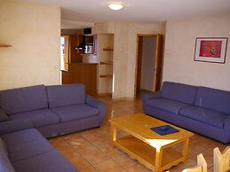 Chalet on Sunny Slopes of Plagne