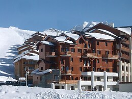Chalet on Sunny Slopes of Plagne