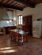 Nice Apartment With Pool and Beautiful Garden