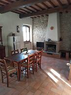 Nice Apartment With Pool and Beautiful Garden