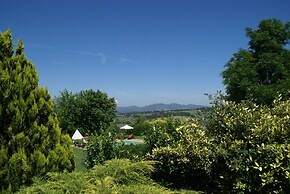 Nice Apartment With Pool and Beautiful Garden