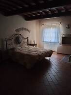 Nice Apartment With Pool and Beautiful Garden