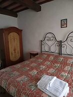 Nice Apartment With Pool and Beautiful Garden