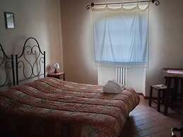 Nice Apartment With Pool and Beautiful Garden