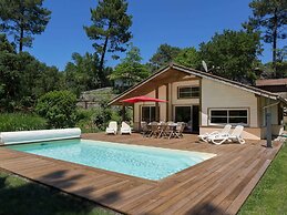 Villa With Large Garden Near Etang de Laprade