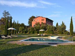 Holiday Home With Pool in Stabbia