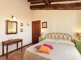 Holiday Home With Pool in Stabbia