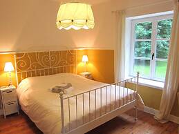 Delightful Castle in Bastogne With Bubble Bath