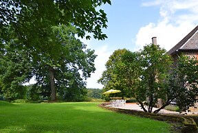 Delightful Castle in Bastogne With Bubble Bath