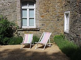 Delightful Castle in Bastogne With Bubble Bath