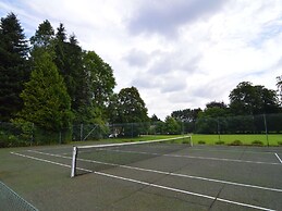 Delightful Castle in Bastogne With Bubble Bath