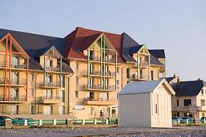 Comfortably Furnished Apartment With a sea View