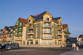 Comfortably Furnished Apartment With a sea View