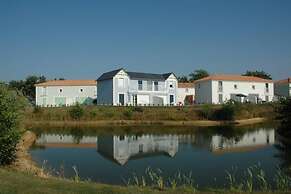 Spacious Villa With a Private Pool on a Golf Course in Loire