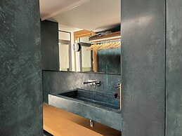 LEMON TREE GUEST HOUSE