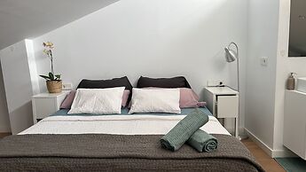 LEMON TREE GUEST HOUSE