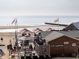 Comfortable Chalet With Microwave, on a Holiday Park 1 km. From the Be