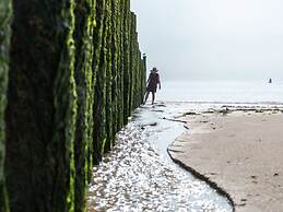 Comfortable Chalet With Microwave, on a Holiday Park 1 km. From the Be