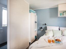 Comfortable Chalet With Microwave, on a Holiday Park 1 km. From the Be